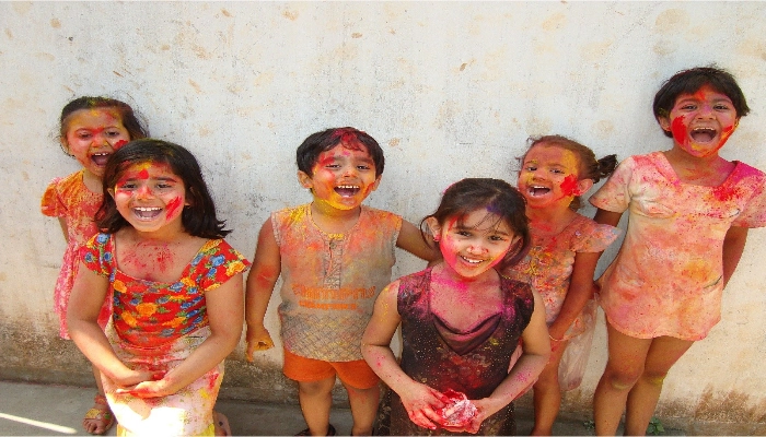 होळी वर मराठी निबंध | Holi Essay in Marathi